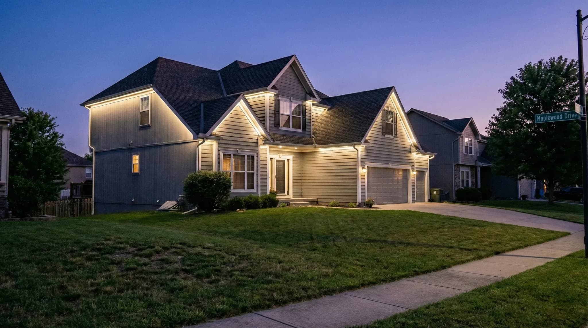 Permanent exterior lighting in Loomis